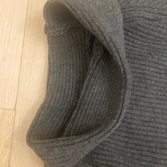 Gray Cowl Neck Ribbed Sweater - Picture 2 of 4